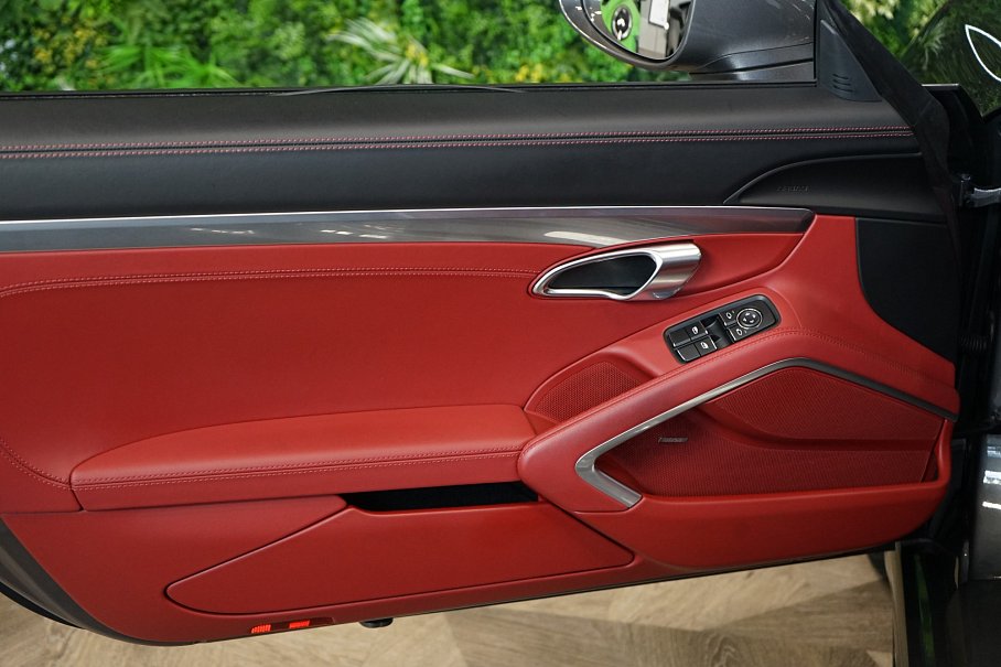 Porsche 718 Boxster