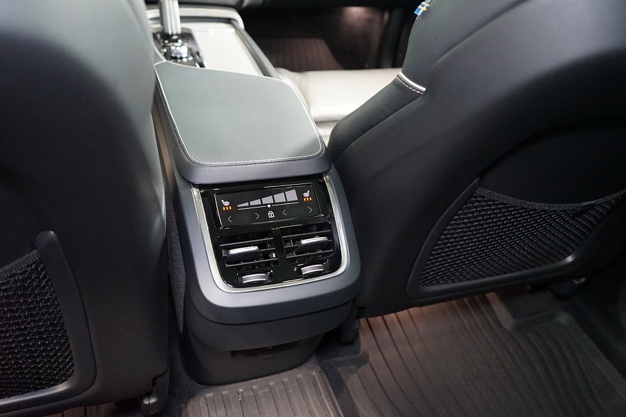 Volvo XC90 B5 AWD R-Design