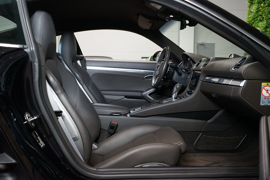 Porsche Cayman 