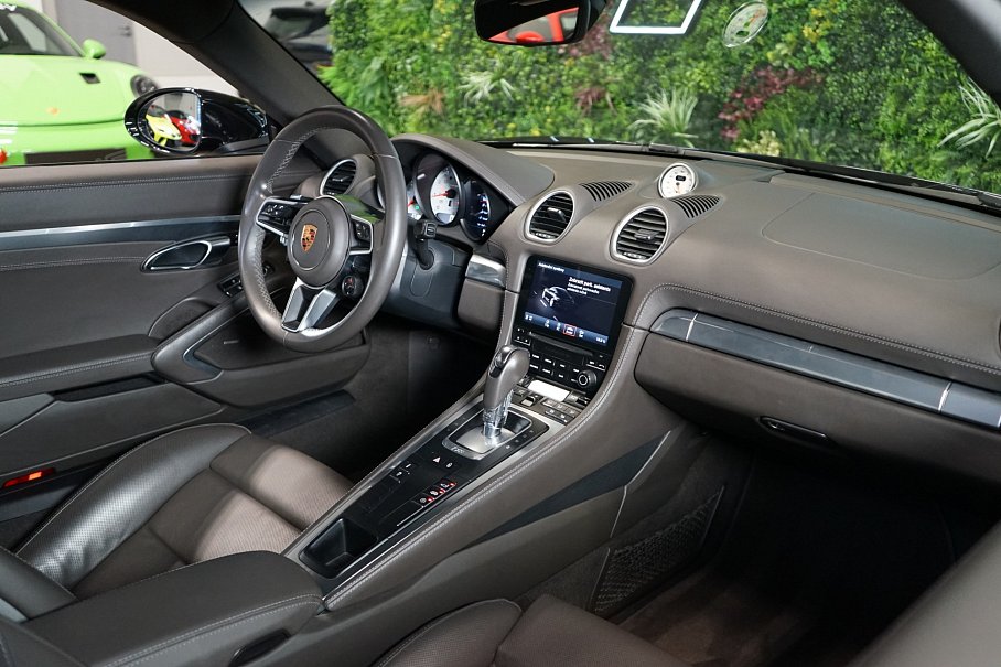 Porsche Cayman 