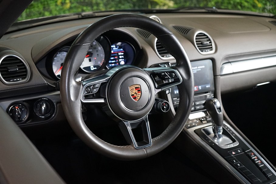 Porsche Cayman 
