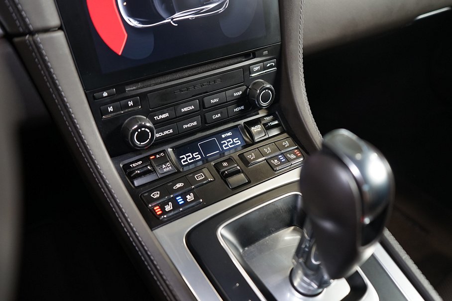 Porsche Cayman 