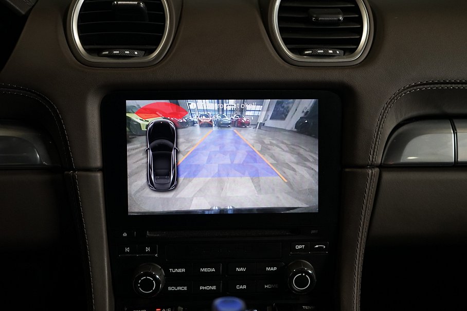 Porsche Cayman 