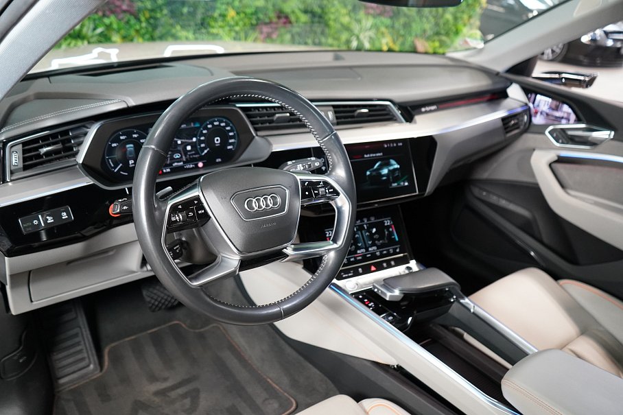 Audi E-tron 55 quattro