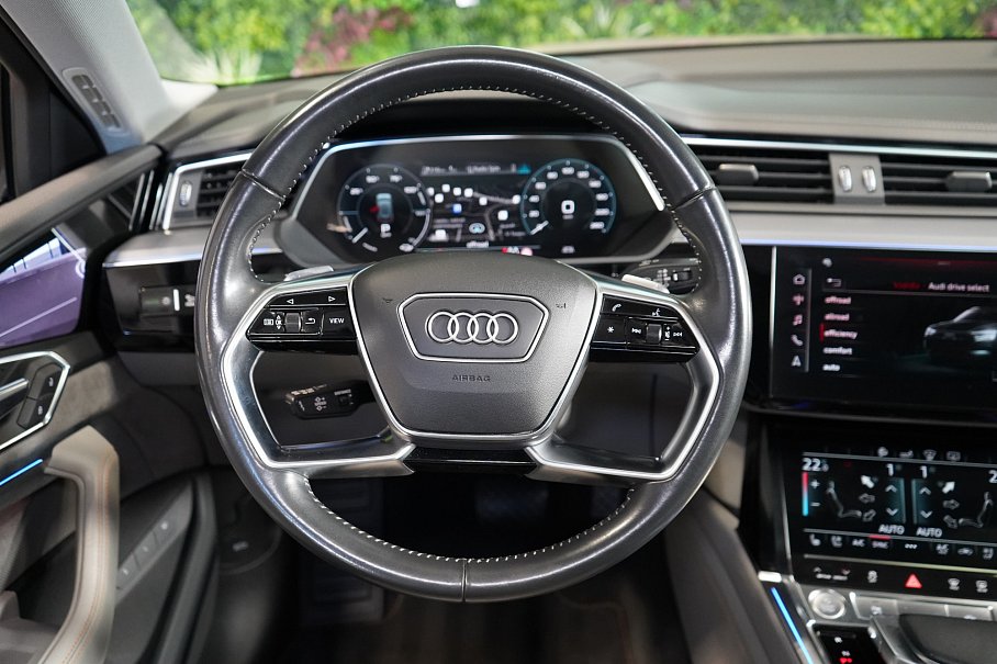 Audi E-tron 55 quattro