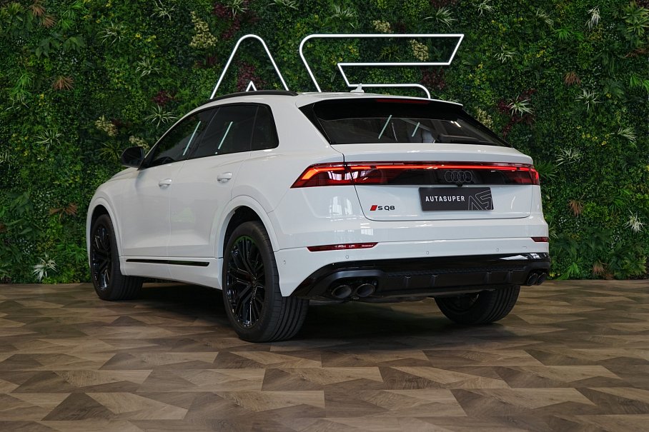 Audi SQ8 TFSI quattro