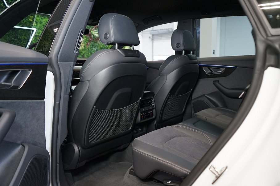 Audi SQ8 TFSI quattro