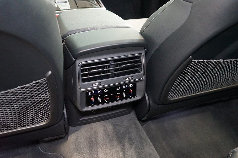 Audi SQ8 TFSI quattro