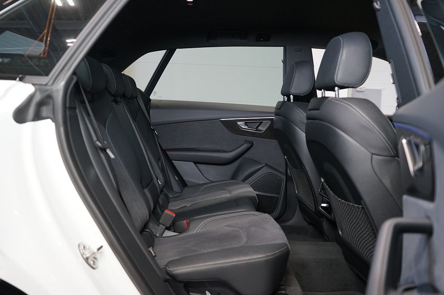 Audi SQ8 TFSI quattro