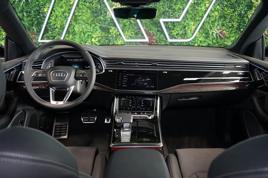 Audi SQ8 TFSI quattro