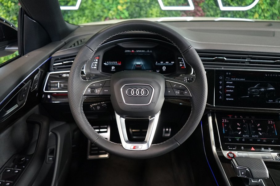 Audi SQ8 TFSI quattro