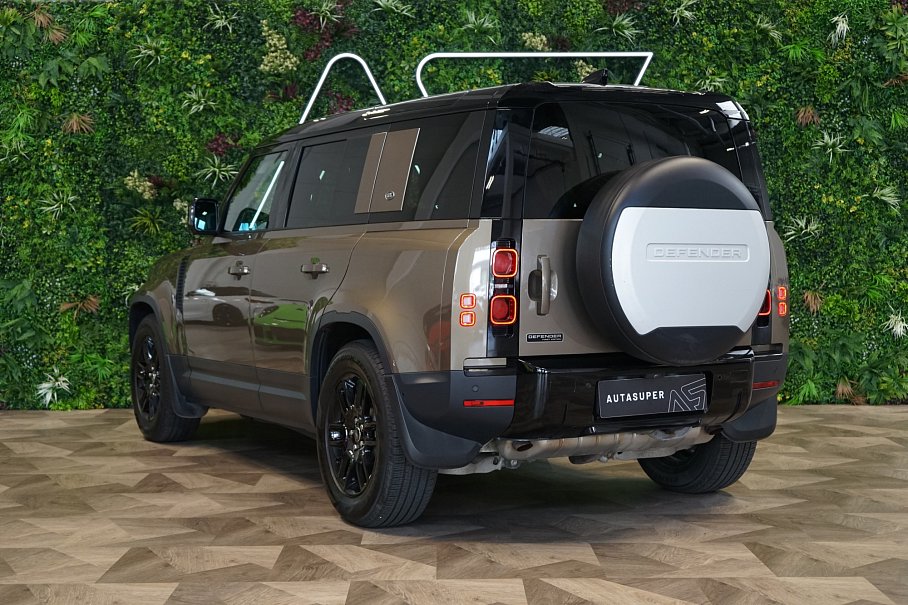 Land Rover Defender 110 P400
