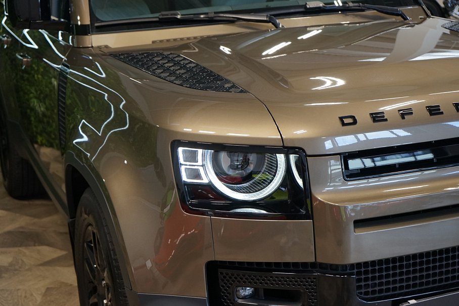 Land Rover Defender 110 P400