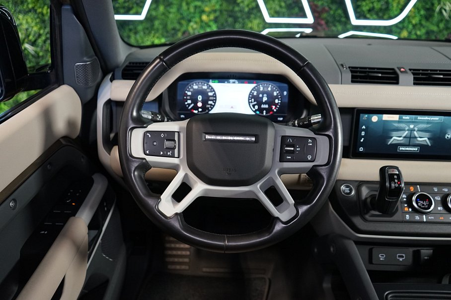 Land Rover Defender 110 P400