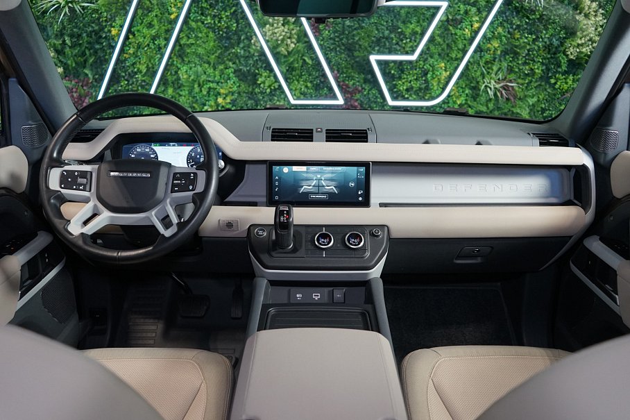 Land Rover Defender 110 P400