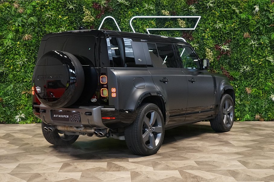 Land Rover Defender 110 P525