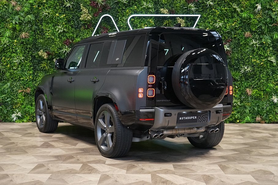 Land Rover Defender 110 P525