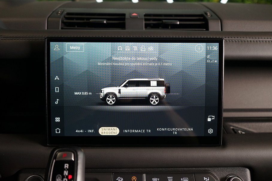 Land Rover Defender 110 P525