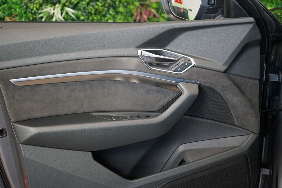 Audi E-tron 55 quattro