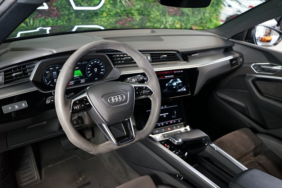 Audi E-tron 55 quattro