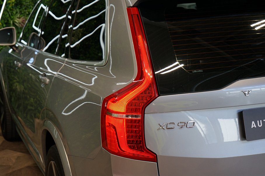 Volvo XC90 T8 AWD Recharge R-Design