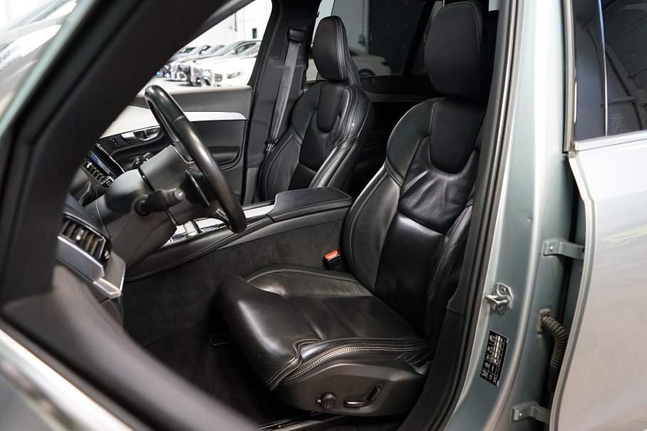 Volvo XC90 T8 AWD Recharge R-Design