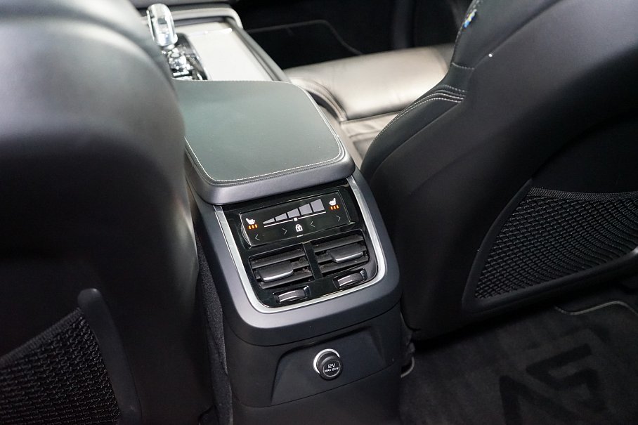 Volvo XC90 T8 AWD Recharge R-Design