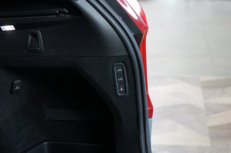 Volvo XC90 T8 AWD Recharge R-Design