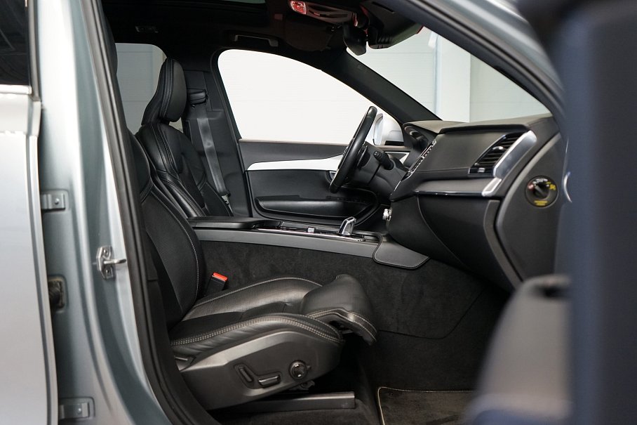 Volvo XC90 T8 AWD Recharge R-Design