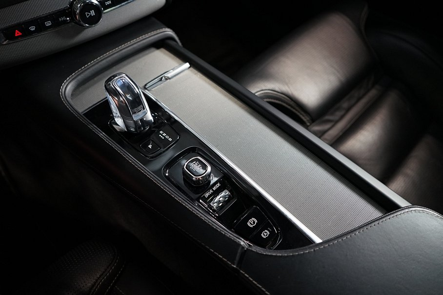 Volvo XC90 T8 AWD Recharge R-Design