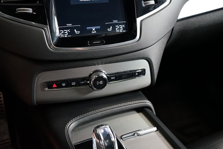 Volvo XC90 T8 AWD Recharge R-Design