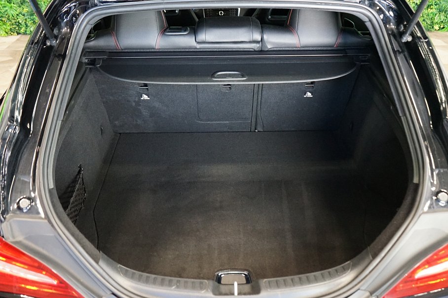 Mercedes-Benz CLA 180d Shooting brake