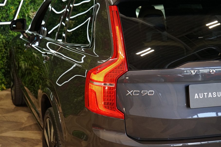 Volvo XC90 T8 AWD Recharge R-Design