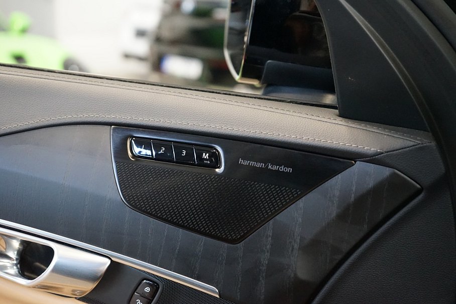Volvo XC90 T8 AWD Recharge R-Design