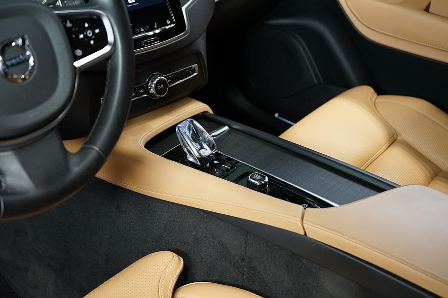 Volvo XC90 T8 AWD Recharge R-Design