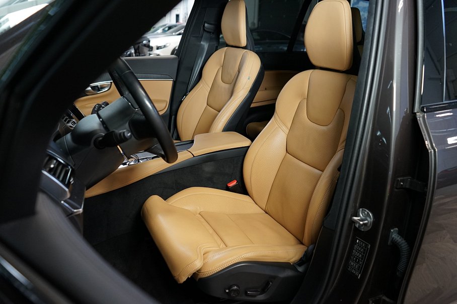 Volvo XC90 T8 AWD Recharge R-Design