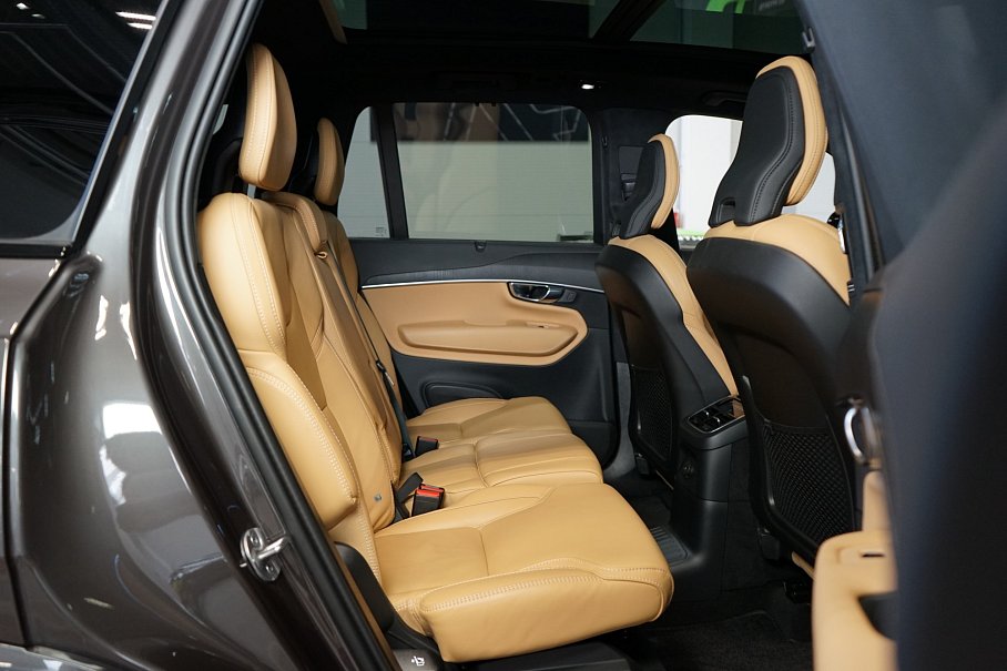 Volvo XC90 T8 AWD Recharge R-Design