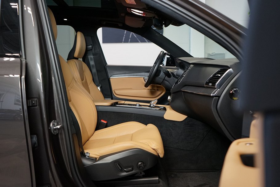 Volvo XC90 T8 AWD Recharge R-Design