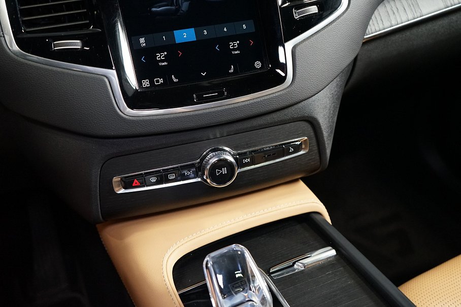 Volvo XC90 T8 AWD Recharge R-Design