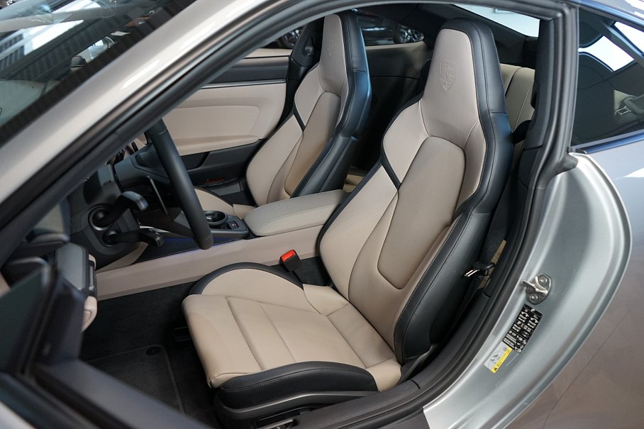 Porsche 911 992.2 Carrera