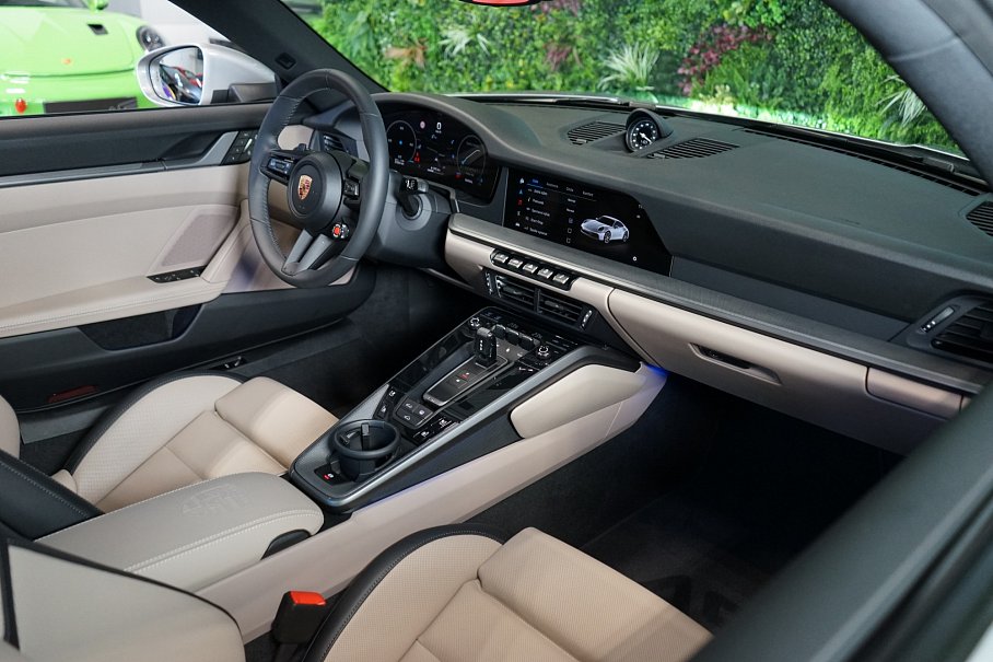 Porsche 911 992.2 Carrera