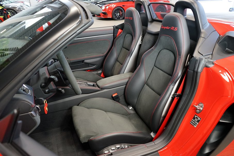 Porsche 718 Spyder RS