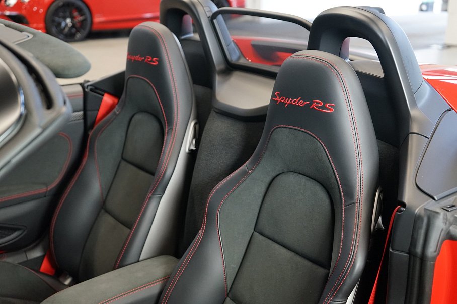Porsche 718 Spyder RS