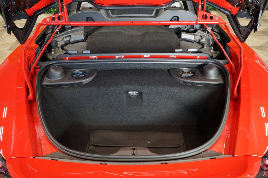Porsche 718 Spyder RS