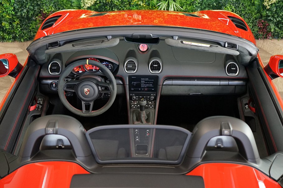 Porsche 718 Spyder RS