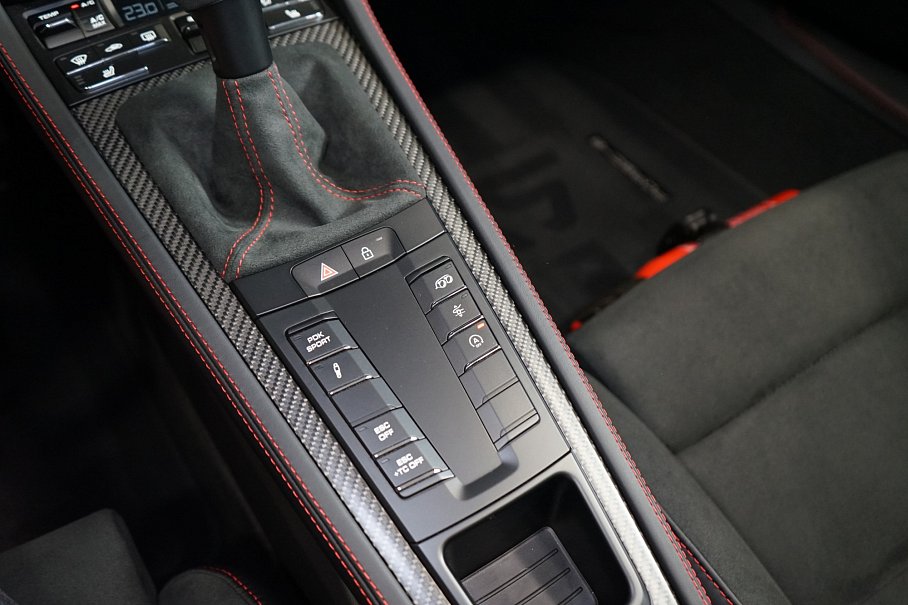 Porsche 718 Spyder RS