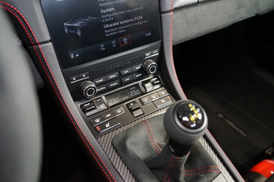 Porsche 718 Spyder RS