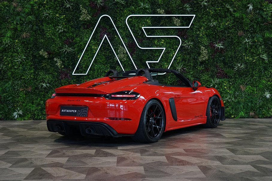 Porsche 718 Spyder RS