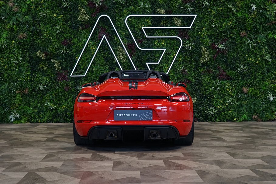 Porsche 718 Spyder RS