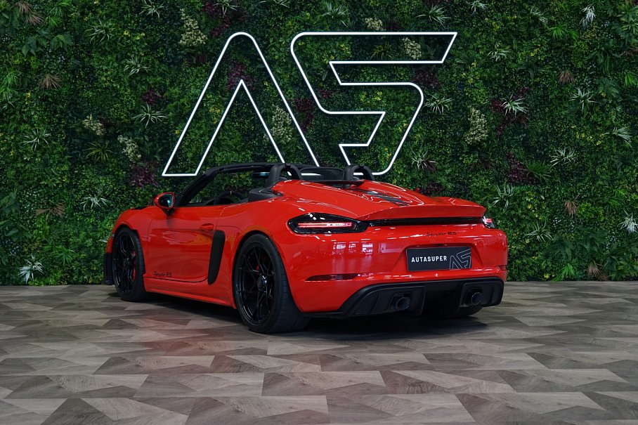 Porsche 718 Spyder RS